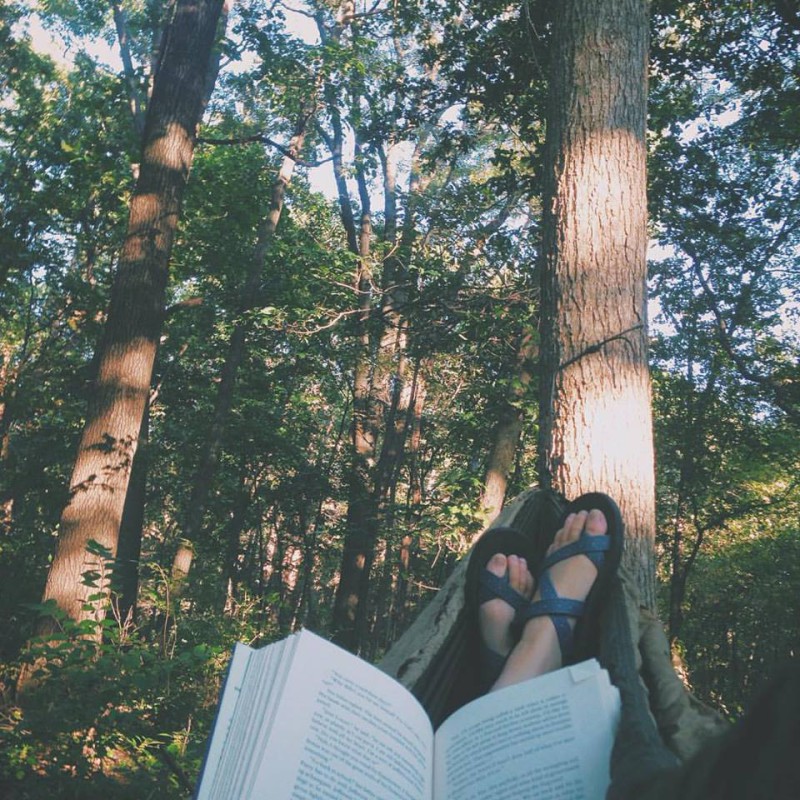 reading-books-chacos-trees-brylie